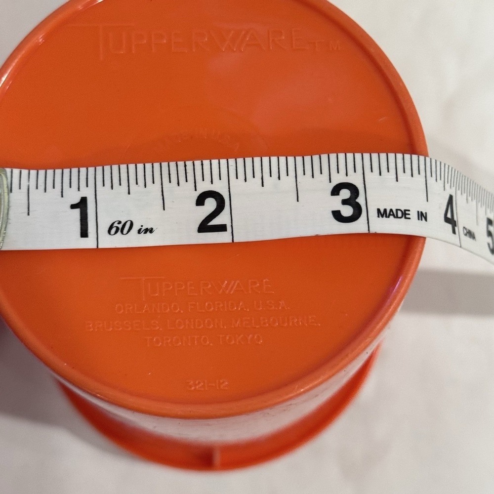 2 Vintage Tupperware Handolier 32 oz Orange Pitchers #321 Sheer Fliptop Lid - Picture 7 of 11